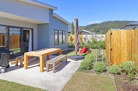 Photo of property in 4 Grovedale Square, Wainuiomata, Lower Hutt, 5014