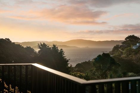 Photo of property in 19 Kaitawa Road, York Bay, Lower Hutt, 5013