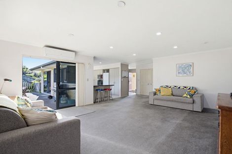 Photo of property in 40 Te Kauri Place, Helensville, 0800