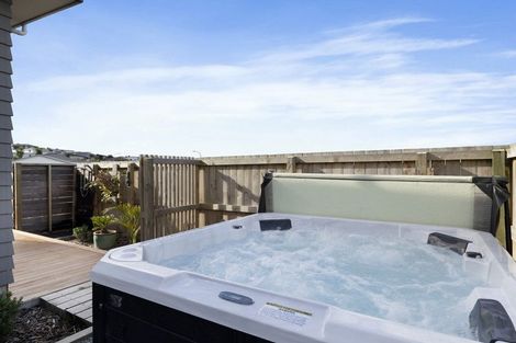 Photo of property in 29 Weka Street, Mangawhai, 0505