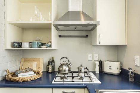 Photo of property in 10/33 Dowling Street, Dunedin Central, Dunedin, 9016