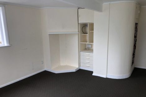 Photo of property in 4 Westland Road, Mount Cook, Wellington, 6021