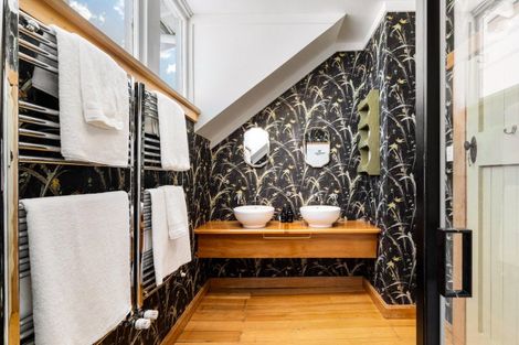 Photo of property in 28 Fitzroy Road, Bluff Hill, Napier, 4110