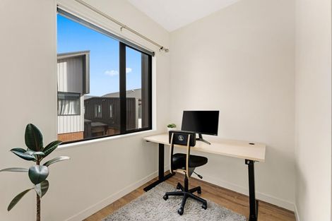 Photo of property in 72 Te Oneroa Way, Long Bay, Auckland, 0630