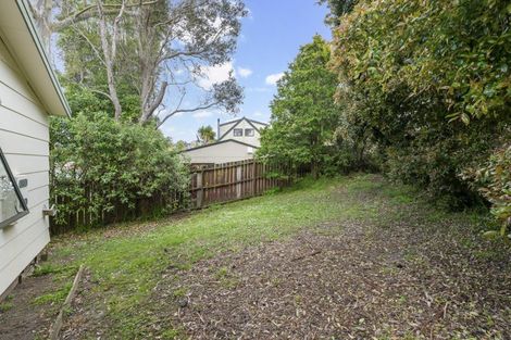 Photo of property in 2/13 Thalia Place, Totara Vale, Auckland, 0629
