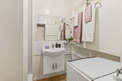 Photo of property in 18 Tawa Terrace, Tawa, Wellington, 5028