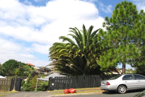 Photo of property in 98 John Downs Drive, Browns Bay, Auckland, 0630