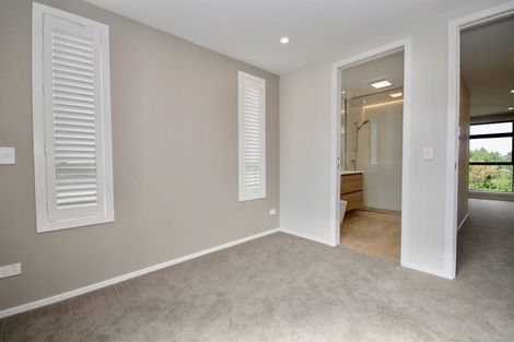 Photo of property in 41d Camelot Place, Glenfield, Auckland, 0629