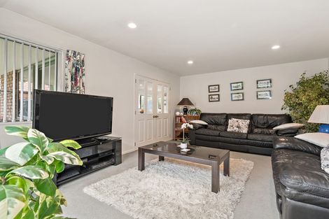 Photo of property in 25 Farquhars Road, Redwood, Christchurch, 8051