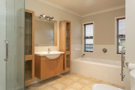 Photo of property in 51 Wakeman Road, Acacia Bay, Taupo, 3330