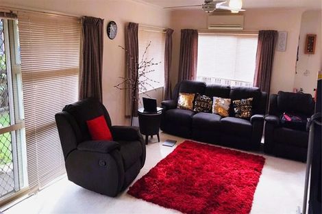 Photo of property in 2/17 Youngs Road, Papakura, 2110