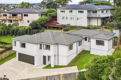 Photo of property in 16 Landvale Court, Browns Bay, Auckland, 0630