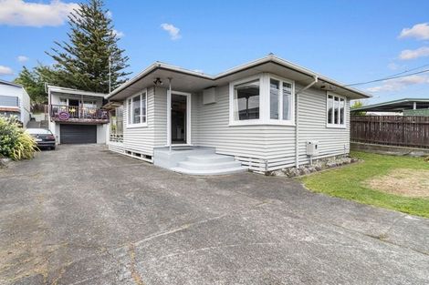 Photo of property in 73 Pohutukawa Place, Bell Block, New Plymouth, 4312