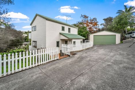 Photo of property in 32a Deverell Place, Northcross, Auckland, 0632