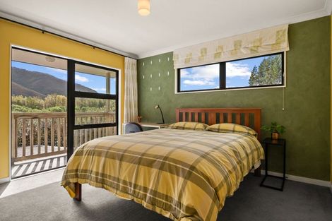 Photo of property in 1276 Coast Road, Wainuiomata Coast, Lower Hutt, 5373