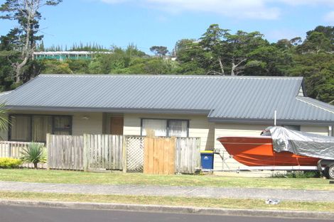 Photo of property in 2/2 Fernlea Rise, Bayview, Auckland, 0629