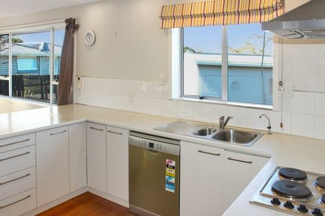 Photo of property in 30 Greendale Avenue, Avonhead, Christchurch, 8042