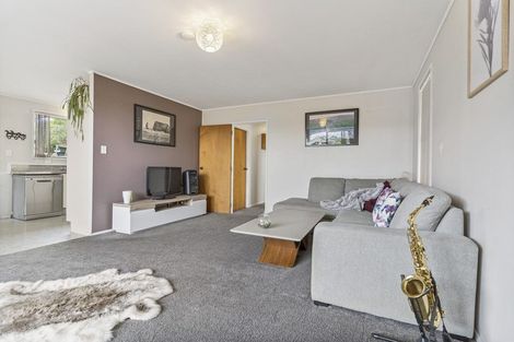 Photo of property in 2/114 Kervil Avenue, Te Atatu Peninsula, Auckland, 0610