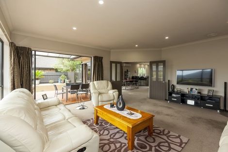 Photo of property in 22 Georgia Grove, Paraparaumu, 5032