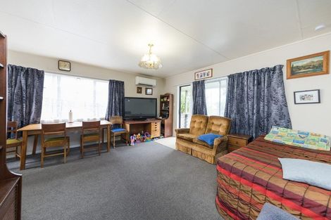 Photo of property in 21 Dahlstrom Grove, Kelvin Grove, Palmerston North, 4414