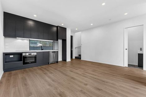 Photo of property in 6e Cascades Road, Pakuranga Heights, Auckland, 2010