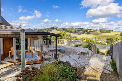 Photo of property in 37 Main Road, Raglan, 3225