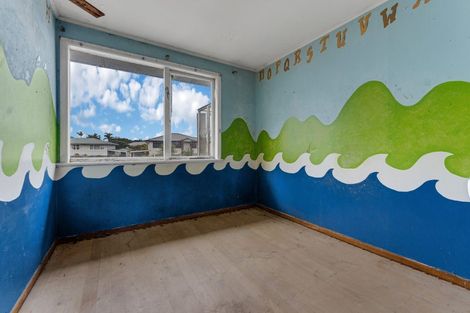 Photo of property in 12 Ozich Avenue, Te Atatu South, Auckland, 0610