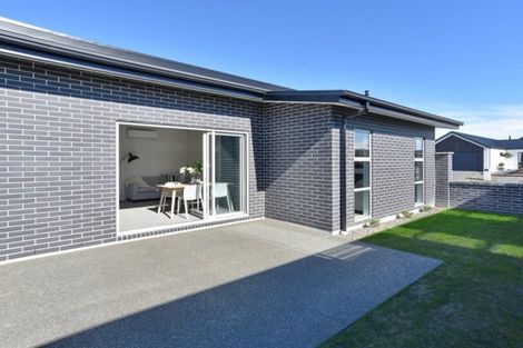 Photo of property in 11 Lewis Close, Rangiora, 7400