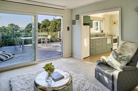 Photo of property in 5 Te Pari Pari Road, Pukerua Bay, 5026