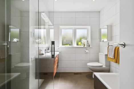 Photo of property in 11 Bristow Place, Karori, Wellington, 6012