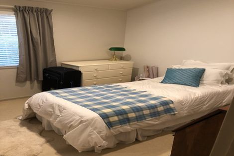 Photo of property in 2f/20 Ian Marwick Place, Birkenhead, Auckland, 0626