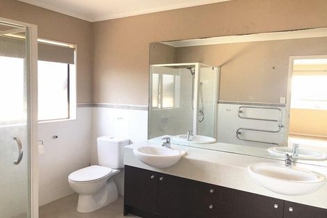 Photo of property in 4 Drumston Place, Flat Bush, Auckland, 2019