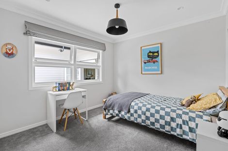 Photo of property in 70 Glenvar Road, Torbay, Auckland, 0630