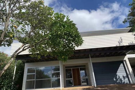 Photo of property in 28 Gretel Place, Hillcrest, Auckland, 0627