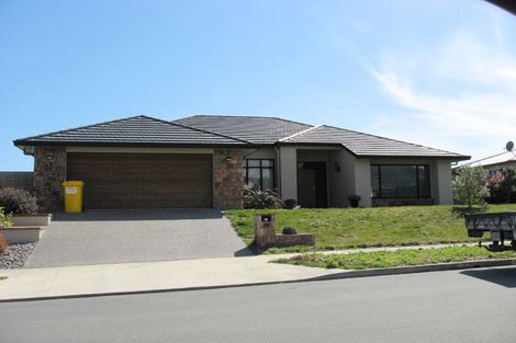 Photo of property in 26 Quadrant Heights, Paraparaumu, 5032