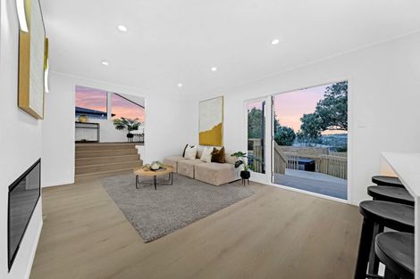 Photo of property in 40 West Harbour Drive, West Harbour, Auckland, 0618