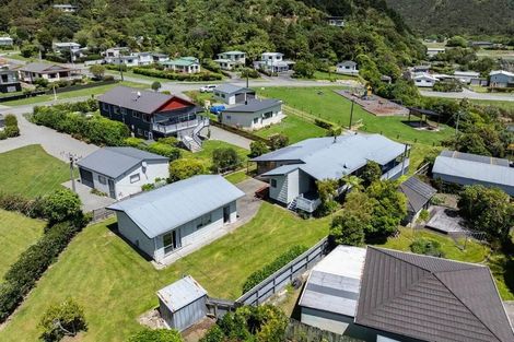 Photo of property in 11 Okiwi Crescent, Okiwi Bay, French Pass, 7193