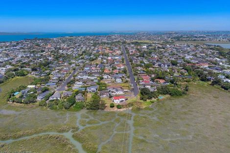 Photo of property in 2 Francis Street, Hauraki, Auckland, 0622