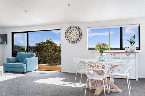 Photo of property in 589f East Coast Road, Browns Bay, Auckland, 0632