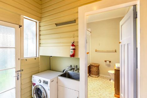 Photo of property in 33 Bowling Road, Greenmeadows, Napier, 4112