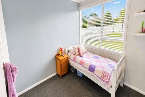 Photo of property in 48 Omata Road, Marfell, New Plymouth, 4310