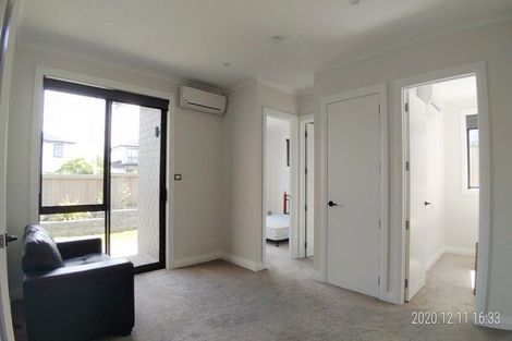 Photo of property in 27 Te Oneroa Way, Long Bay, Auckland, 0630