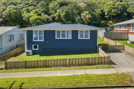 Photo of property in 38 Cardiff Crescent, Cannons Creek, Porirua, 5024