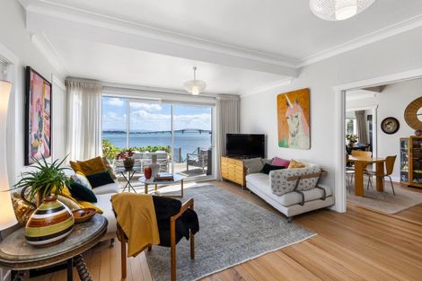 Photo of property in 2/104 Stanley Point Road, Stanley Point, Auckland, 0624