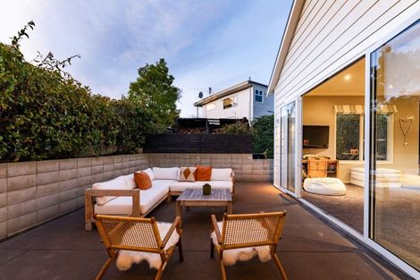 Photo of property in 33 Melrose Street, Roslyn, Dunedin, 9010