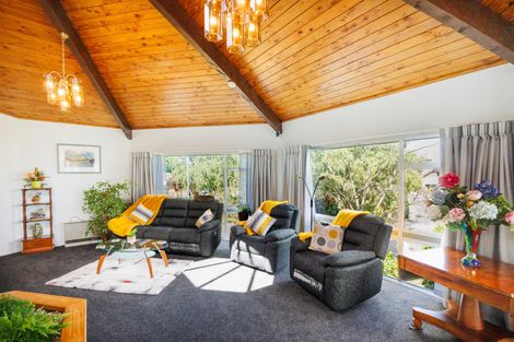 Photo of property in 23 Chilton Grove, Hokowhitu, Palmerston North, 4410