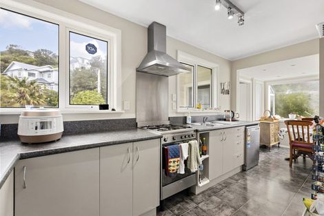 Photo of property in 122 Donald Street, Karori, Wellington, 6012