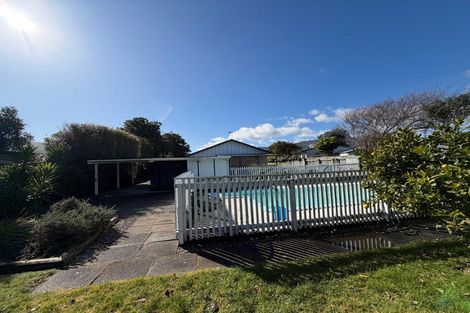 Photo of property in 318 Te Moana Road, Waikanae, 5036