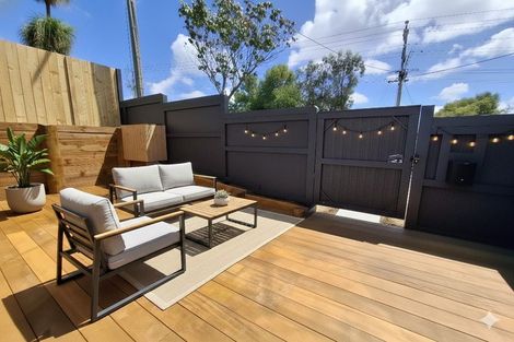 Photo of property in 72b Ocean View Road, Northcote, Auckland, 0627