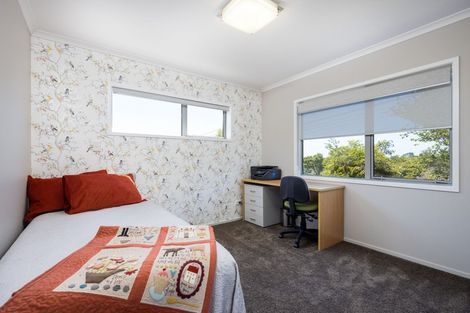 Photo of property in 398 Mangorei Road, Highlands Park, New Plymouth, 4312